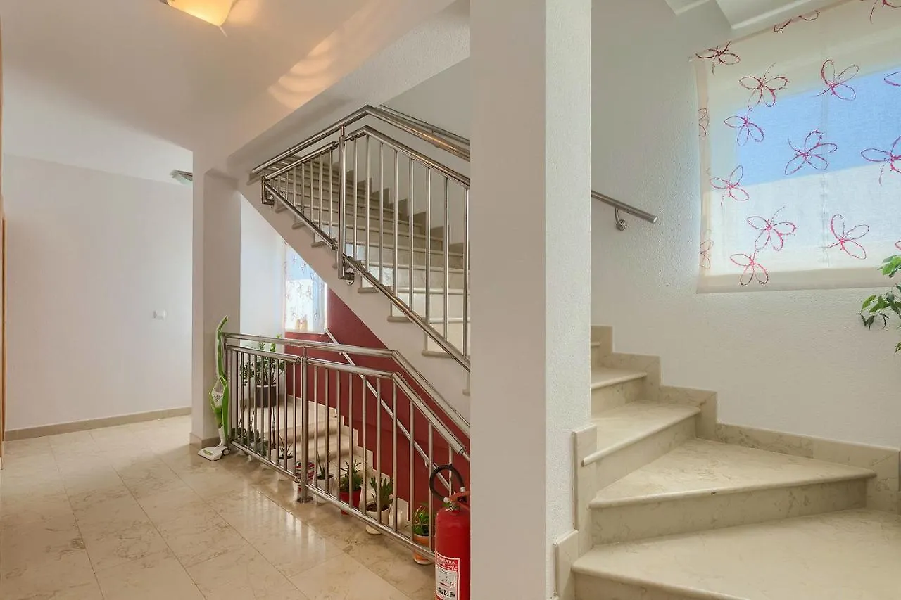Apartments Boris 771 Fazana Croatia